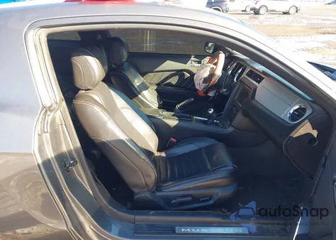 2013 Ford Mustang Gt Premium z USA, uszkodzony, nr VIN 1ZVBP8CF7D5284378